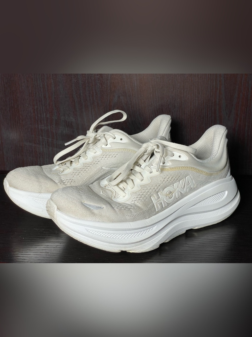 Hoka Bondi 9 Women's White Athletic Running Shoes - Size: 8.5
